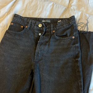 Zara high waisted straight jeans - black US 6